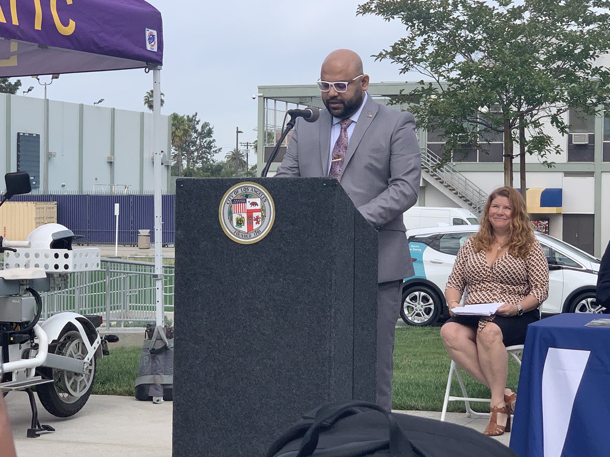 TransitCake's tweet image. Celebrating the launch of California’s largest Universal Basic Mobility Pilot that @LADOTofficial is leading in partnership with @metrolosangeles @laincubator @LA_SlateZ @CicLAvia @LATTC