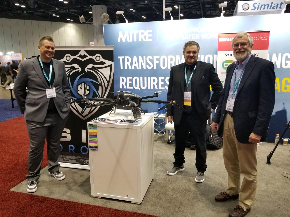 MassRobotics's tweet photo. Great to speak with @BMMatBronsworld @MITREcorp booth @AUVSIshow #EXPO22 and see our resident startups @sicdrone and #TargetArm🤖 https://t.co/xhdlPLikmi
