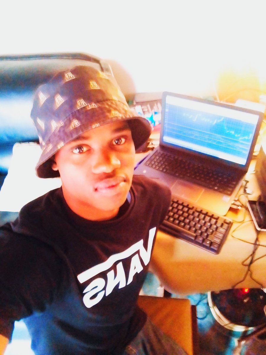 MoremaTebatso2's tweet photo. Born in poor family but rich in mind.
Actually I don't suffer from from batho batlareng syndrome.
My wish is to see my self changing.
I won't rest until I get what belongs to me.
Hardwork pays🥴
My ambition 🥺 https://t.co/YmQLyTIWQh