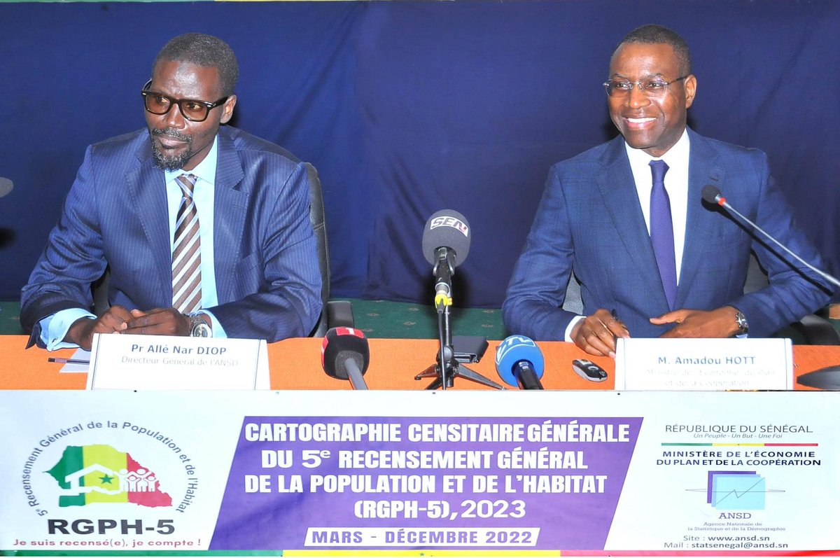 economie_sn's tweet image. Monsieur le Ministre Amadou Hott a présidé la première réunion du Comité de pilotage du 5e Recensement général de la Population et de l’Habitat (RGPH-5), ce mardi 26 avril.
@statsenegal #RGPH5 #kebetu