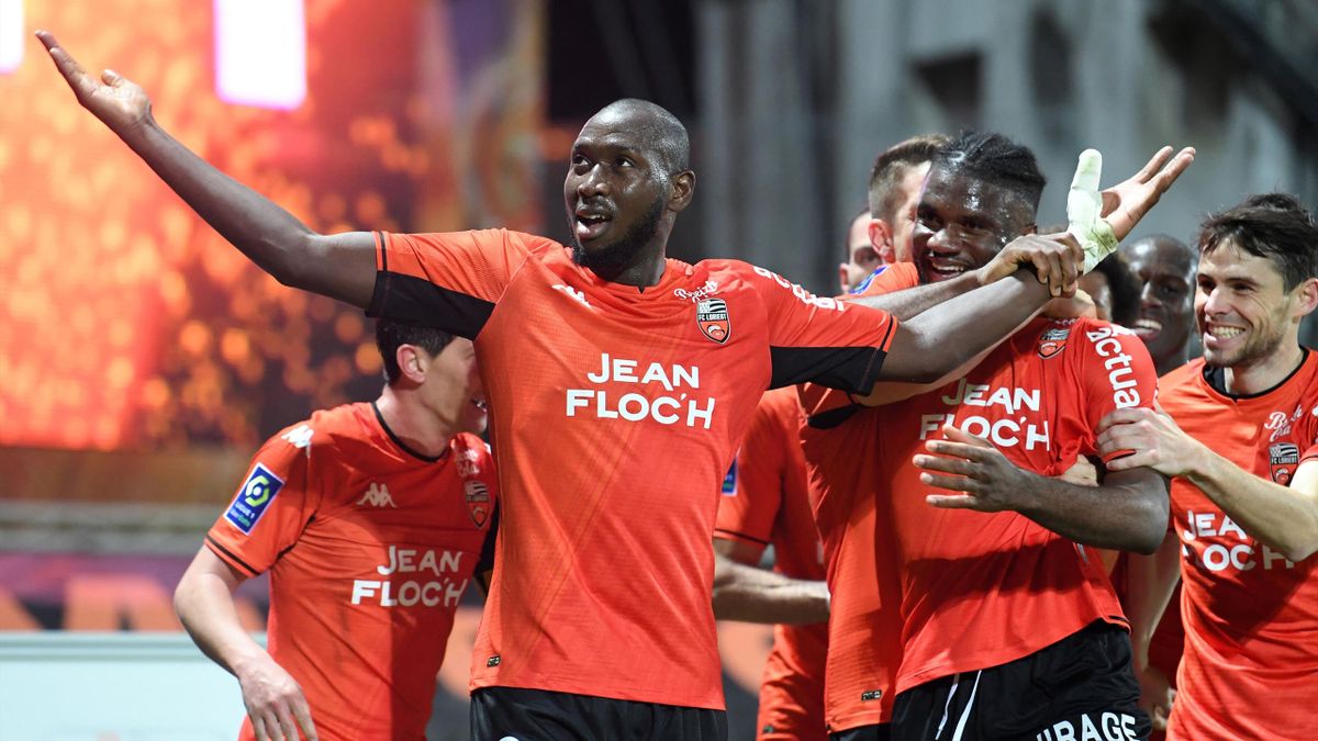 LaTavarn's tweet photo. 🎁 Alerte #Concours 🎁
 
Tu veux être swag comme Ibra Koné?
Avec ACTUAL, partenaire du @FCLorient , La Tavarn t'offre le maillot domicile!
 
Pour participer :
 
👉🏻 Retweet
👉🏻 Follow @groupeactual et @latavarn
👉🏻 Mentionne en commentaire 1 fan des merlus 🐟
 
TAS le 29 avril ❤️ https://t.co/Drdu3BlWGM