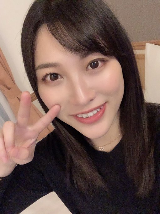 FANZAライブチャットどうもありがとうございました！想像以上に集まってもらえてありがたかったです🥰 皆さんと作り上げていくスタイルなので,また是非来てね！  近々私に会えるのは 04月30日(土) 大阪Flower https://t
