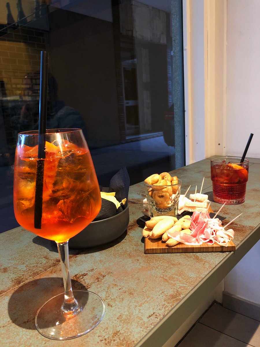 ElisainTurin's tweet photo. È vero che manca qualche giorno a fine aprile, ma non credo scatterò altre foto quindi ecco il meglio di questo mese: https://t.co/Rx82dBSJGL