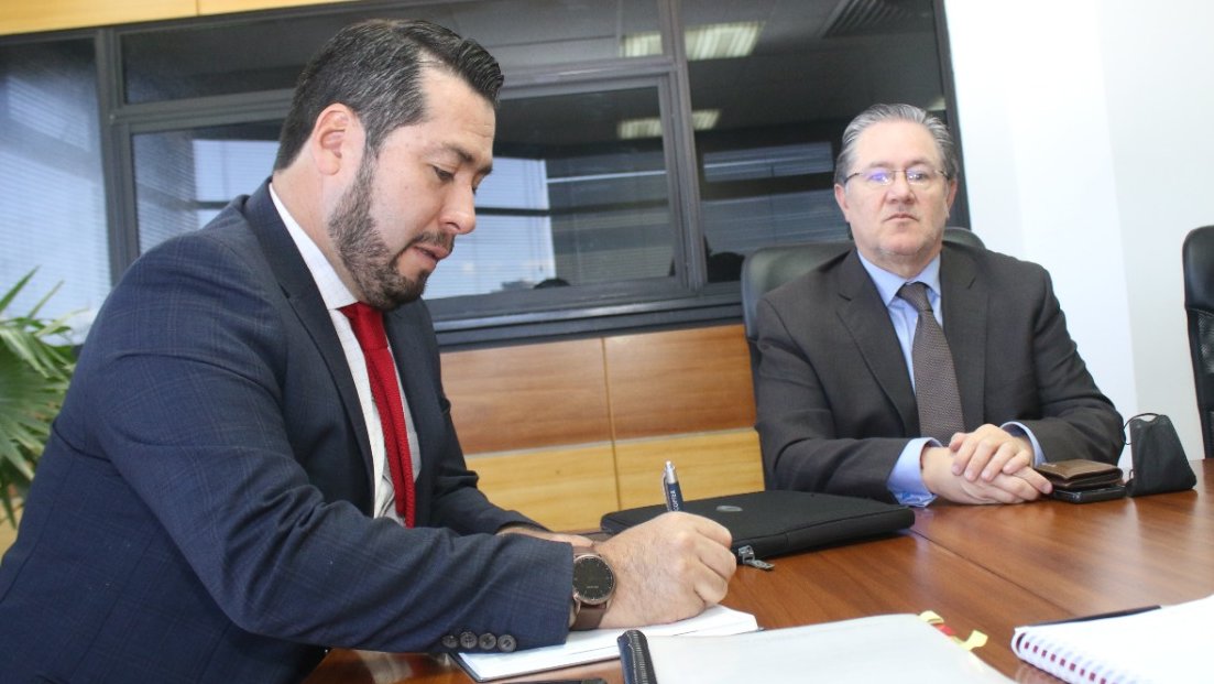 MIT_Ecuador's tweet photo. #MTOPInforma: Subsecretaría de Transporte Aéreo, inicia el proceso de reforma a la Ley de Aviación Civil, con el apoyo de @DGAC_Ecuador, @TurismoEc, #ARLAE y @ADENAEcuador.
 El aporte de los actores de la aviación civil permitirá avanzar con este proyecto. #JuntosLoLogramos https://t.co/oGD83nw13E