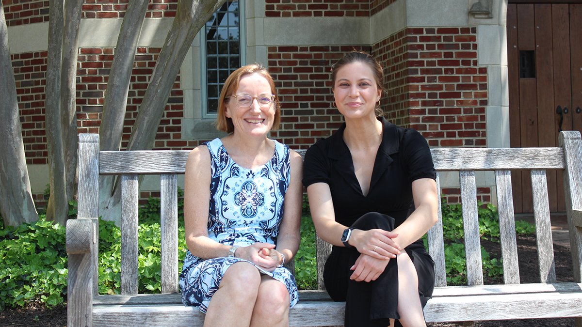 JepsonSchool's tweet photo. 👀 who dropped by to visit today! Taylor Hoogsteden, '20, completed her MSc in Education at @UniofOxford in Nov., thanks to the Jepson Scholars Program, &amp; just wrapped up her work in the VA legislative session. Read about the Jepson Scholars Program: 

https://t.co/BVHHCPxjnG https://t.co/GABrw7d5cx