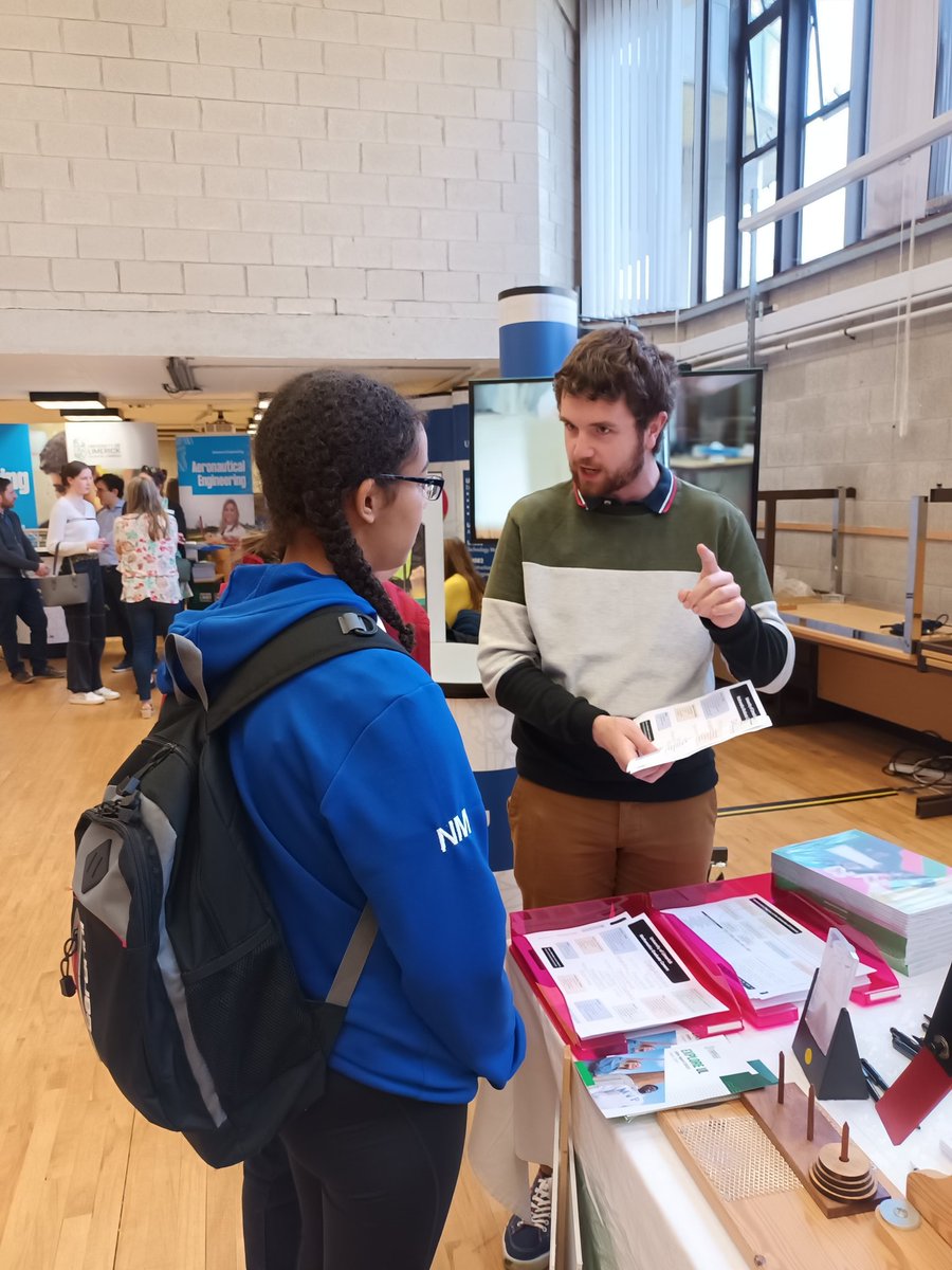 MACSIMaths's tweet photo. Today we welcomed lots of great students, teachers, and parents to the @UL #OpenDay. It was so lovely to chat to so many students interested in studyingย #Maths via #LM058 & #LM124 #StudyAtUL @sci_engUL @MACSIMaths #CAO ๐๐ฉโ๐๐จโ๐ https://t.co/85Exhi0Ar8