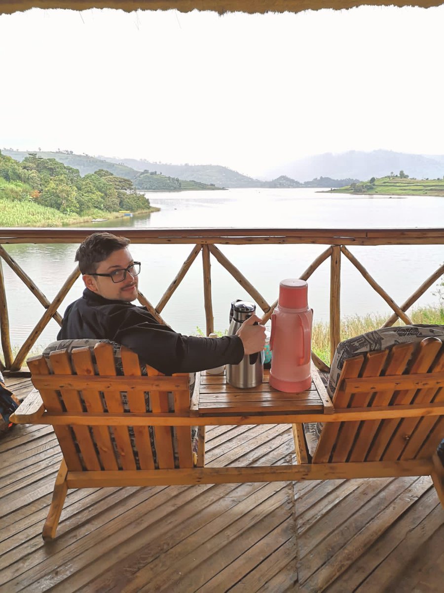 ParadiseEcoHub's tweet photo. That Dinner moments at the most beautiful lake in Africa. #lakebunyonyi #paradiseecohub #VisitUganda https://t.co/QvqYkNSd82
