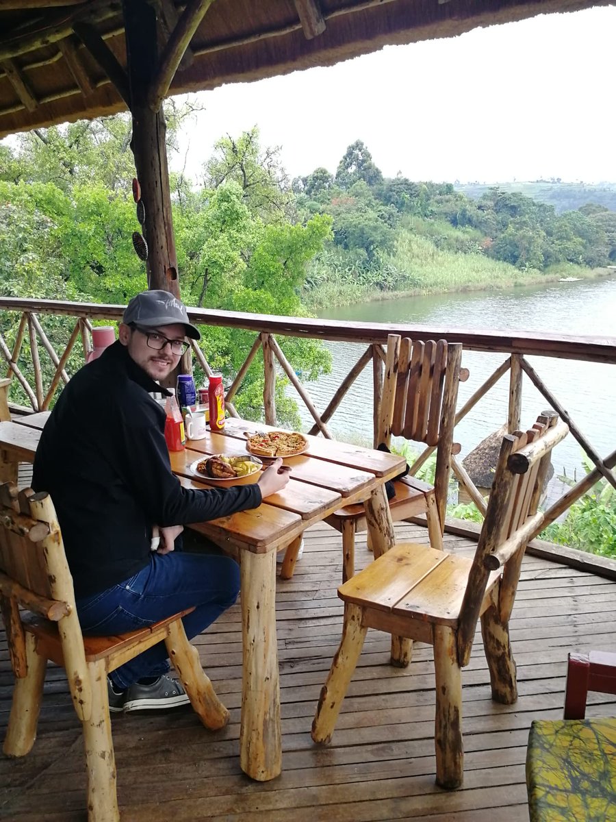 ParadiseEcoHub's tweet photo. That Dinner moments at the most beautiful lake in Africa. #lakebunyonyi #paradiseecohub #VisitUganda https://t.co/QvqYkNSd82