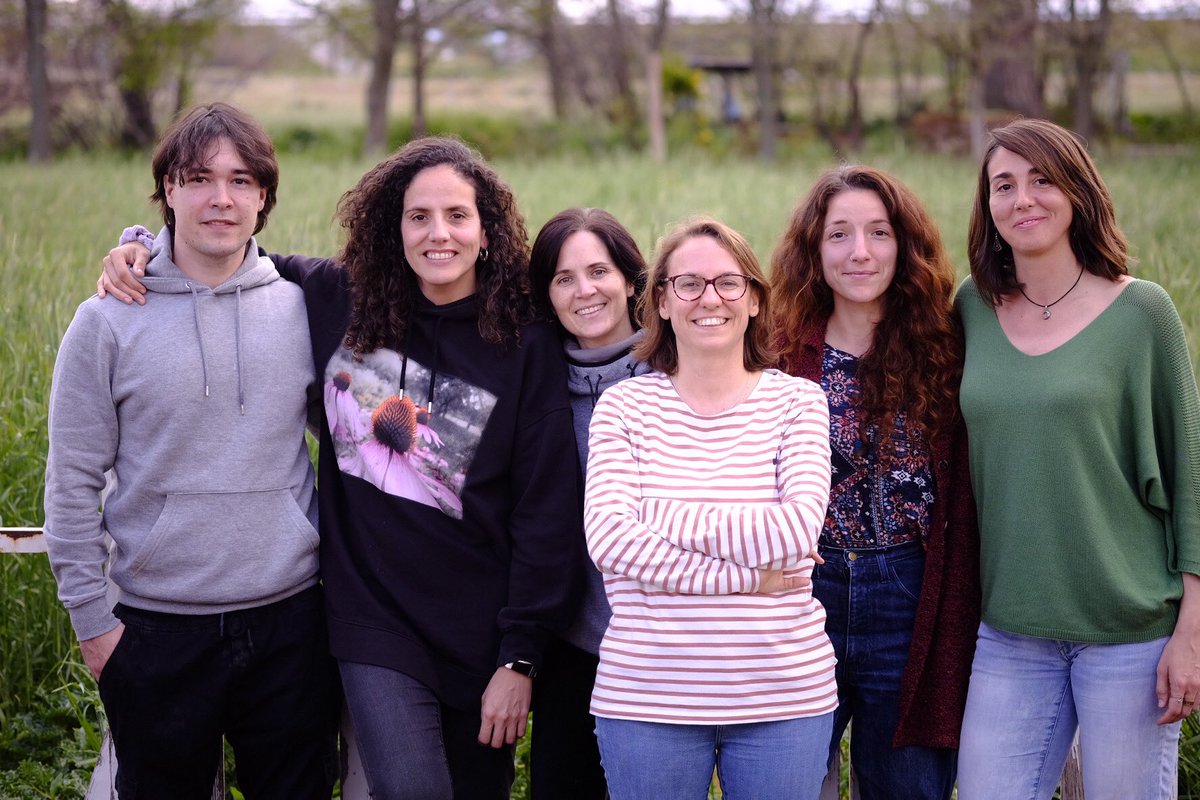 Ana Riesgo 👩🏽🔬🧬🔬 (@anariesgogil) on Twitter photo Trust me you will not find better researchers than these guys <a href="/aida_verdes/">Aida Verdes</a> <a href="/DiezVives/">Cristina Diez-Vives</a> <a href="/Mitsikons/">Konstantina Mitsi</a> <a href="/marietaconejero/">Marieta</a> Jose Lorente-Sorolla <a href="/LabRiesgo/">Riesgo Lab</a> We are only missing <a href="/MTuron_Rodrigo/">Marta Turon</a> ! Trust me you will not find better researchers than these guys <a href="/aida_verdes/">Aida Verdes</a> <a href="/DiezVives/">Cristina Diez-Vives</a> <a href="/Mitsikons/">Konstantina Mitsi</a> <a href="/marietaconejero/">Marieta</a> Jose Lorente-Sorolla <a href="/LabRiesgo/">Riesgo Lab</a> We are only missing <a href="/MTuron_Rodrigo/">Marta Turon</a> !
