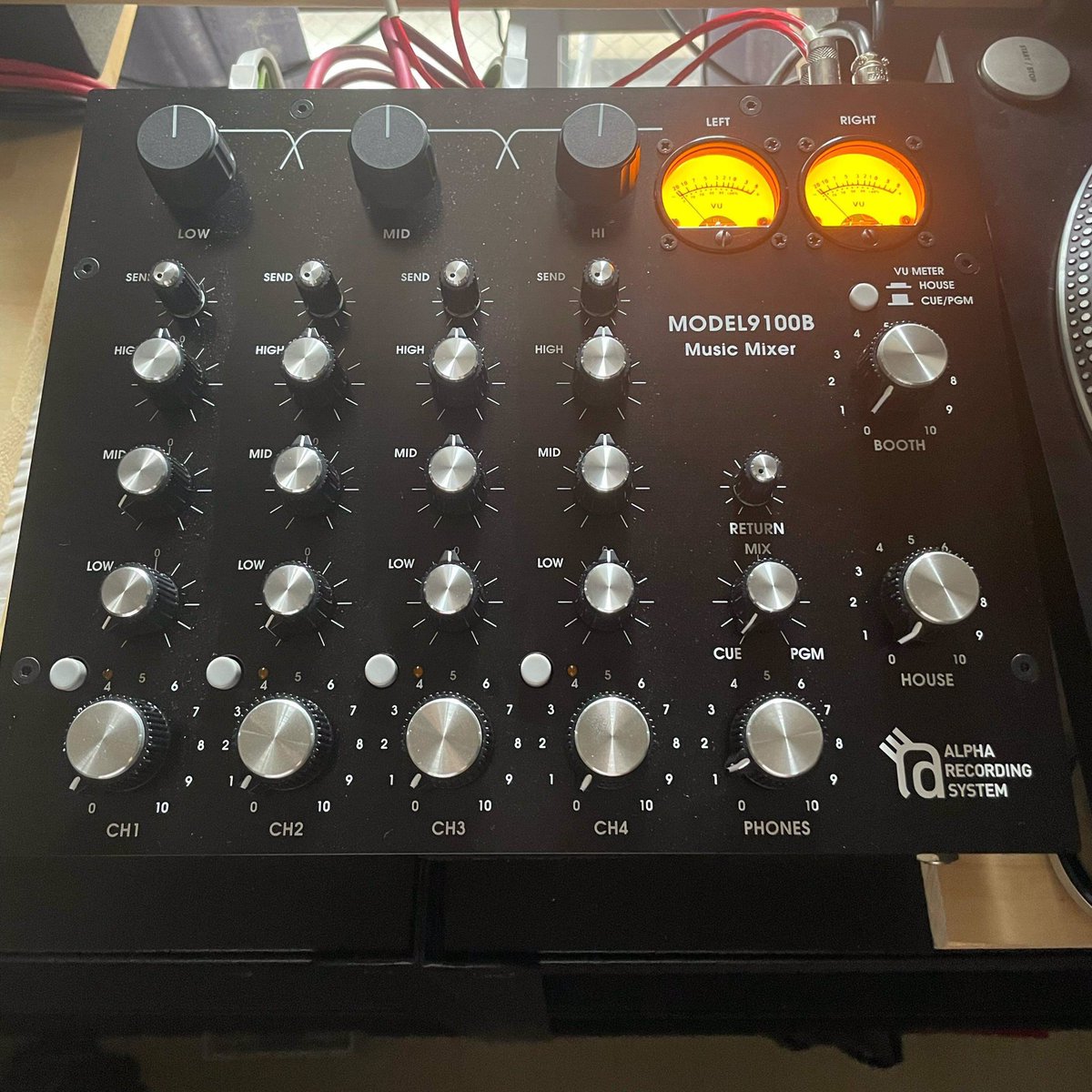 CLUBMOVESHIGA's tweet photo. この日は初めてアルファミュージックのミキサー(ALPHA RECORDING SYSTEM MODEL 9100B)を使うので楽しみです🔥🔥🔥
4/30(土)
harmony
21時
MUSIC CHARGE¥1,000
STUDENT¥500
FOREIGN ¥500
DJ
K-SUKE
Takanori Anai
Live Stream on Twitch → https://t.co/dKWkVcmcQZ
#rotarymixer #alphamusic https://t.co/jFGfVjqDls