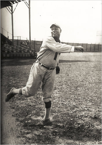 legends_sports1's tweet photo. San Antonio, TX's Big Bill Gatewood, early Black Baseball star with a big impact to match his 6'4" 240# size. Tossed the 1st ever no-hitter in Negro National League history in 1921 &amp; as the stories go, gave Cool Papa Bell his nickname &amp; taught Satchel his hesitation pitch. https://t.co/nXsYKesJkQ