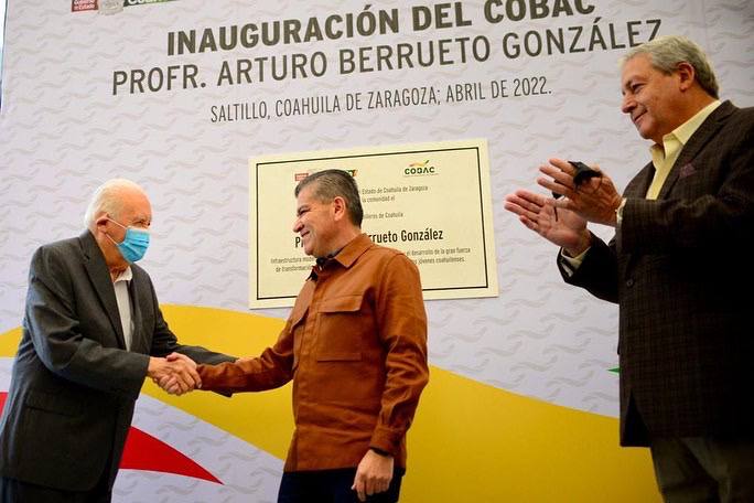 mrikelme's tweet photo. Con una inversión de más de 16 millones de pesos, hoy en #Saltillo inauguramos un nuevo plantel del #COBAC que lleva el nombre de un coahuilense y servidor público ejemplar hasta la fecha: Profesor Arturo Berrueto González. (1/2) https://t.co/8fLT0V0htX