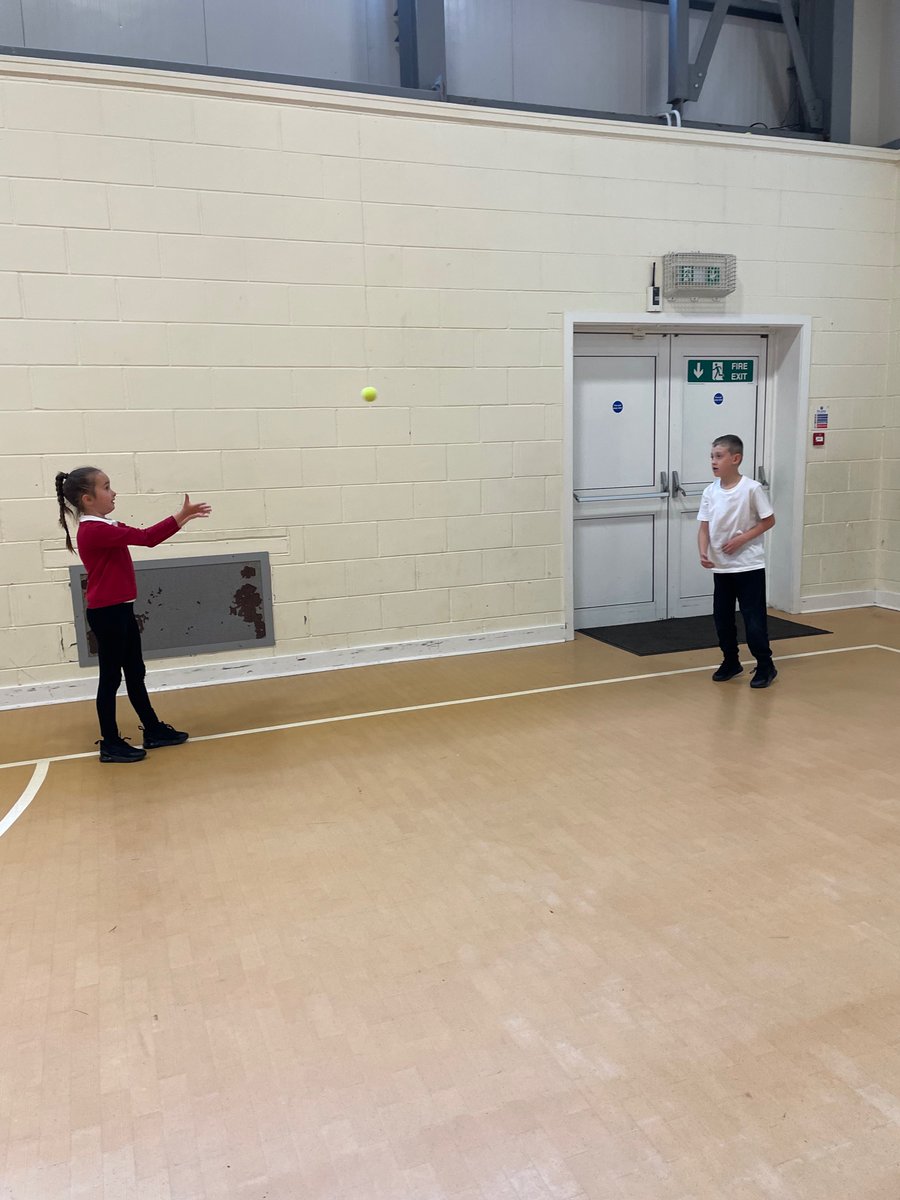 HARROWGATEPE's tweet photo. Y2 practising their under arm throw and their catching skills this week. #harrowgateacademy #harrowgatepe https://t.co/2KD0JW7xE3