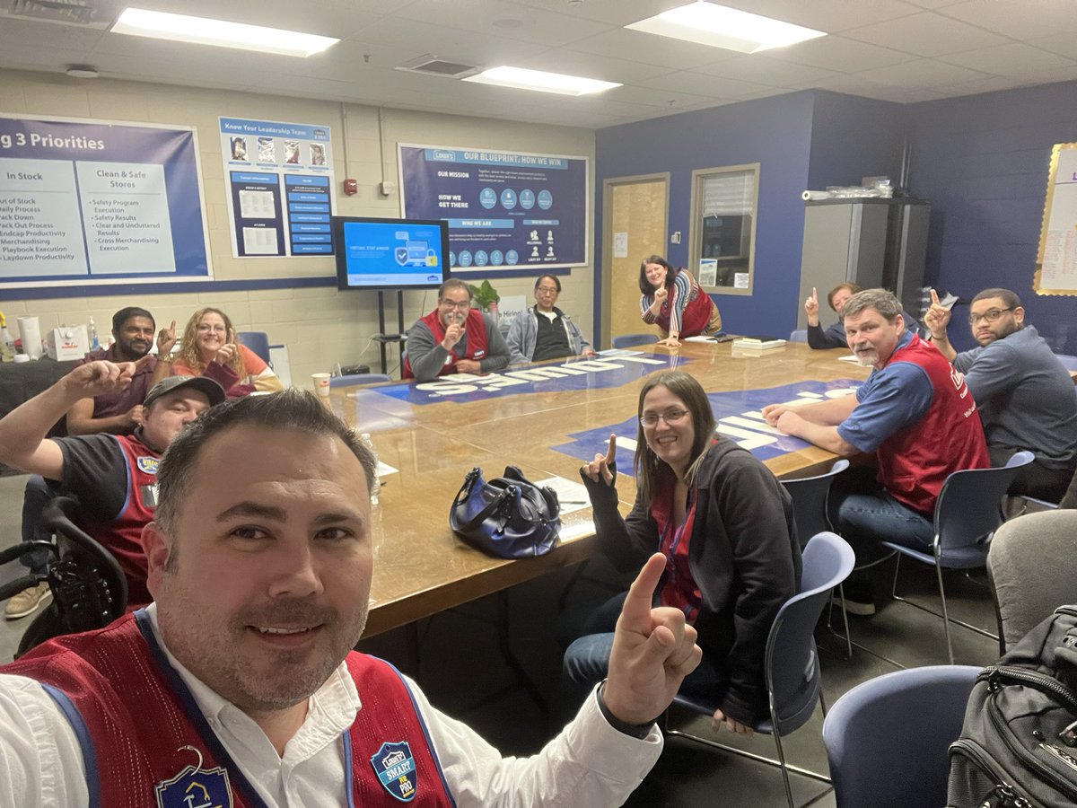 Having a great time participating in our speciality alignment meeting in Framingham, MA! Great job facilitating <a href="/1287specialty/">ALanier</a>! Special shout to Cassius for earning his speciality top performer patch for 2021! Lastly, thanks so much to our terrific host @AndreaGiannusa and team!