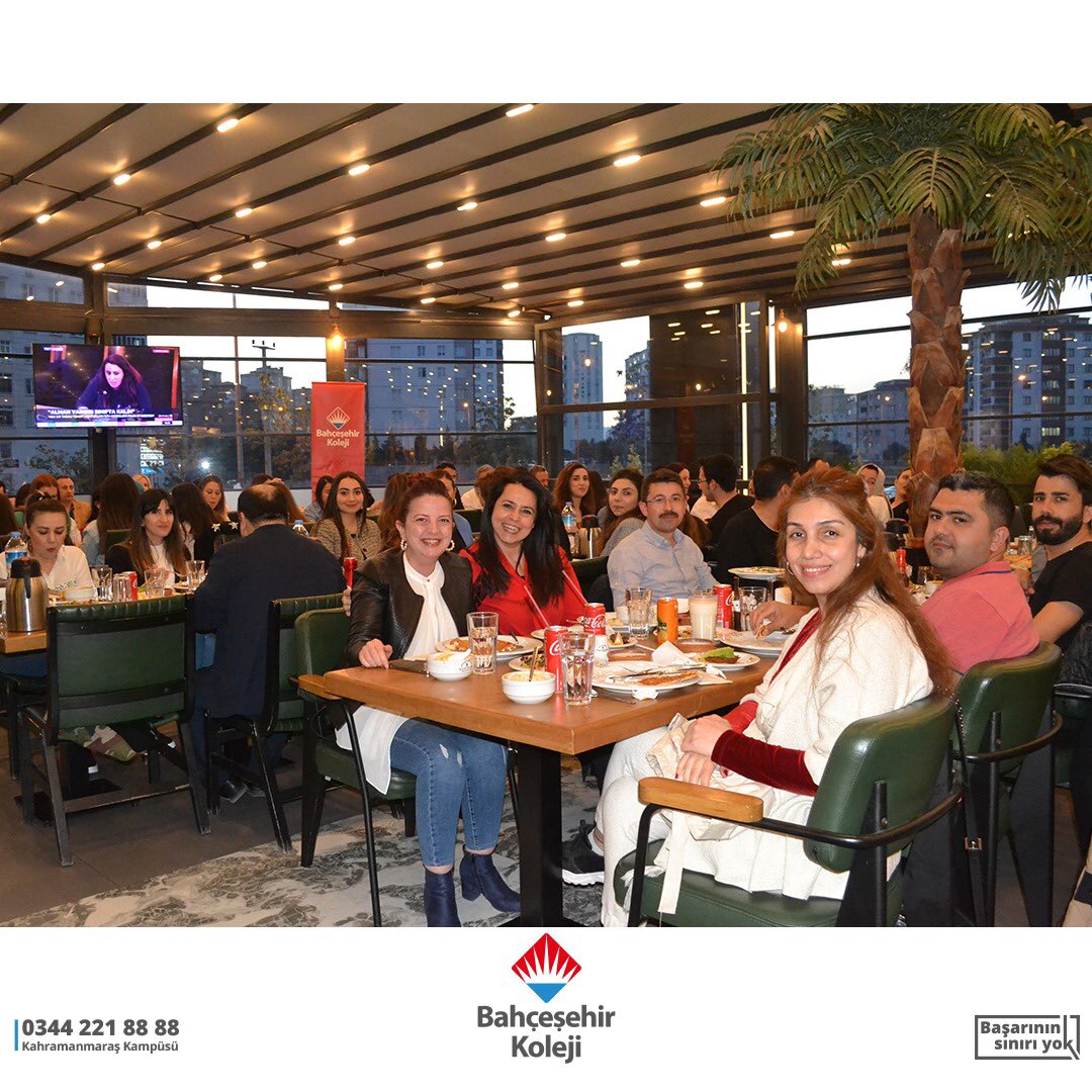 bahcesehirmaras's tweet photo. ✨Bahçeşehir Koleji ailesi olarak iftar yemeğinde bir araya geldik.✨

#KahramanmaraşBahçeşehirKoleji

@osmandingis @mehmetsanalocak @bahcesehir_k12 https://t.co/Xi6vnPB0gO