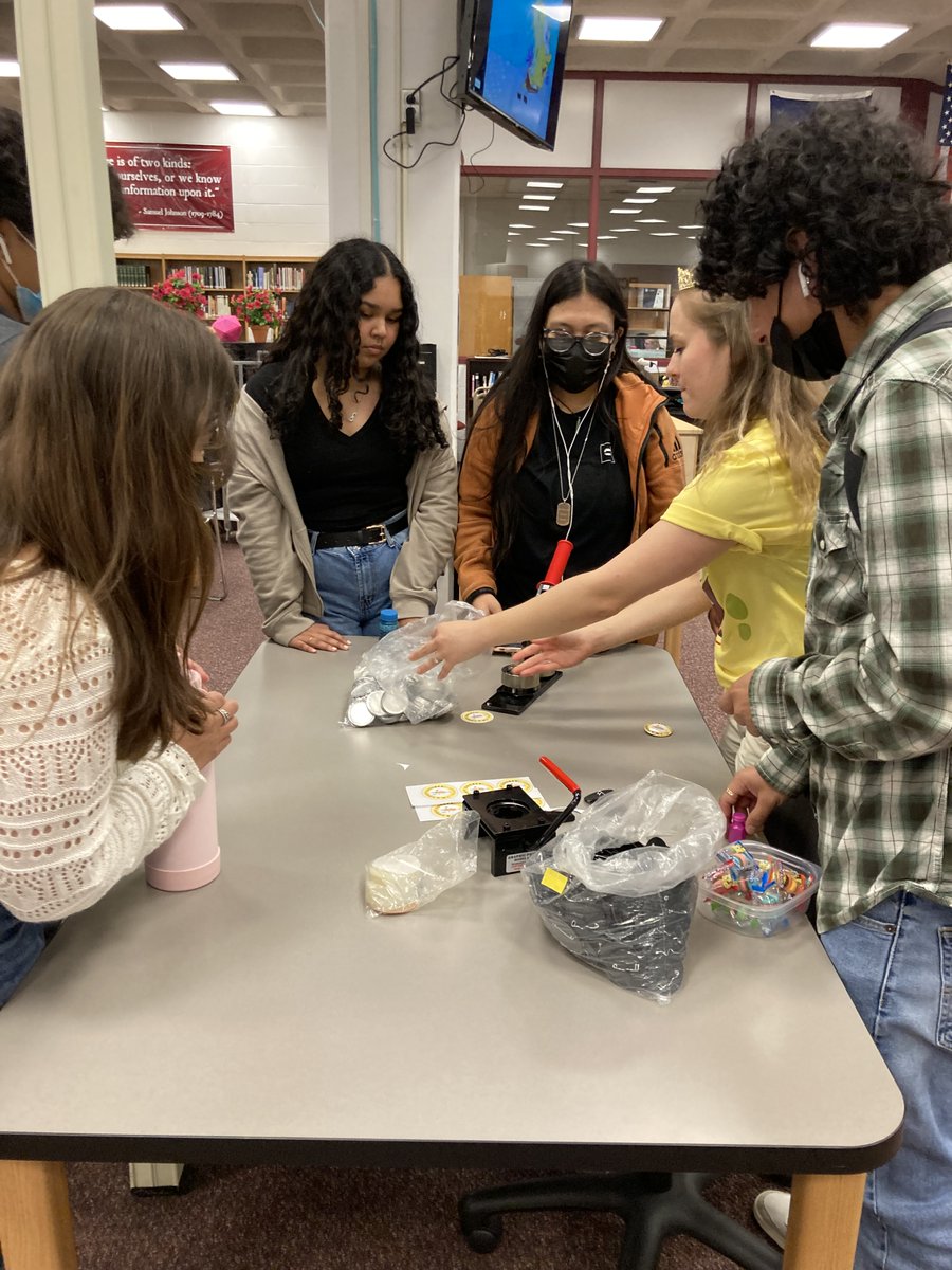 URHSLibrary's tweet photo. Today was the Best Day Ever! #UnityReeders https://t.co/7sOdBDkCU3