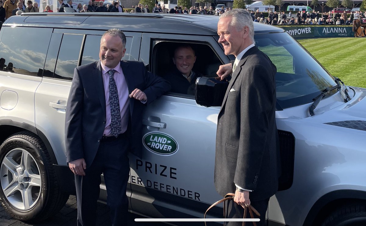 Arazi75's tweet photo. A great result to the @Goffs1866 @landrover_ie Bumper and well done to Michael Conaghan and all connections on the success of @gelliott_racing trained Absolute Notions. https://t.co/Ei85a7eMs0