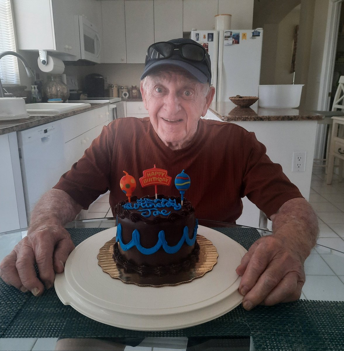 Can we wish my dad a HAPPY 91st BIRTHDAY! He would love it!💕