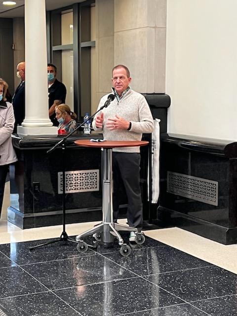 Tuffnut225's tweet image. I had the pleasure of speaking about my journey at UPMC Shadyside Hopsital today for the Donate Life flag raising ceremony.  A great way to close Donate Life Month with Center for Organ Recovery &amp;amp; Education. 💚💙
#donatelife 
#UPMC 
#nationaldonormonth 
#doublelungtransplant