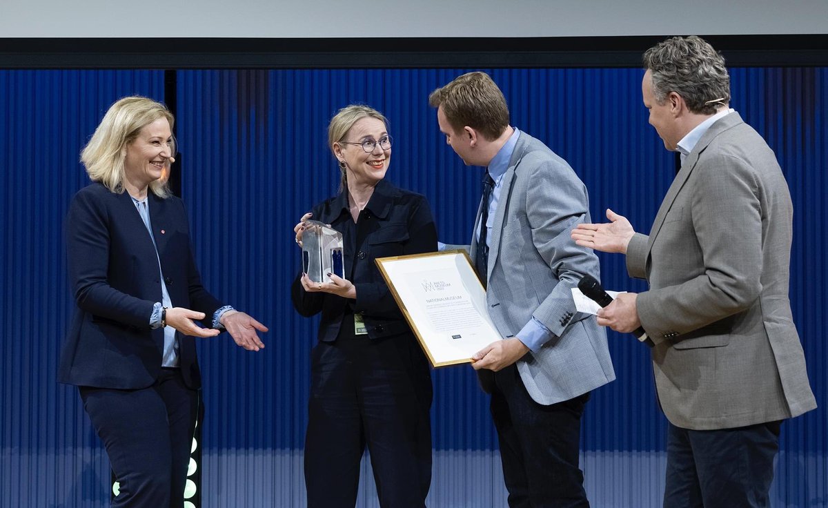 Pontus Forslund (@pontusforslund) on Twitter photo Grattis <a href="/NatMus_SWE/">Nationalmuseum SWE</a>
Årets Museum 2022!
Väldigt trevligt att kunna få vara med att dela ut detta pris i år igen, som representant för <a href="/ICOMSweden/">ICOM Sweden</a> och äntligen få göra det på plats tillsammans med <a href="/Sverigesmuseer/">Sveriges Museer</a> och Kulturministern. Grattis <a href="/NatMus_SWE/">Nationalmuseum SWE</a>
Årets Museum 2022!
Väldigt trevligt att kunna få vara med att dela ut detta pris i år igen, som representant för <a href="/ICOMSweden/">ICOM Sweden</a> och äntligen få göra det på plats tillsammans med <a href="/Sverigesmuseer/">Sveriges Museer</a> och Kulturministern.