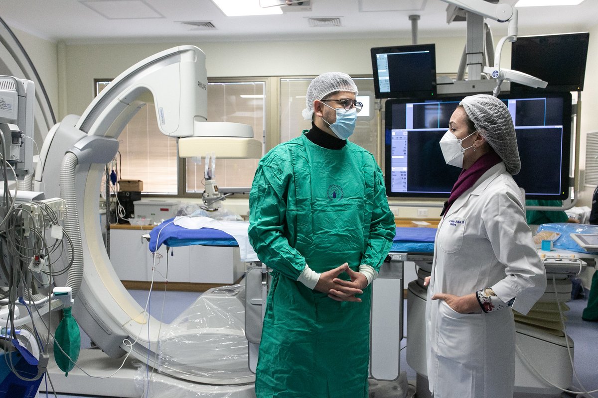 Quiero destacar y agradecer el compromiso y la labor de todes los funcionaries del <a href="/HCalvoMackenna/">Hospital Amigable Dr. Luis Calvo Mackenna</a>, quienes hacen de este establecimiento, un centro de referencia en atenciones pediátricas. #Seguimos🌳 3/3