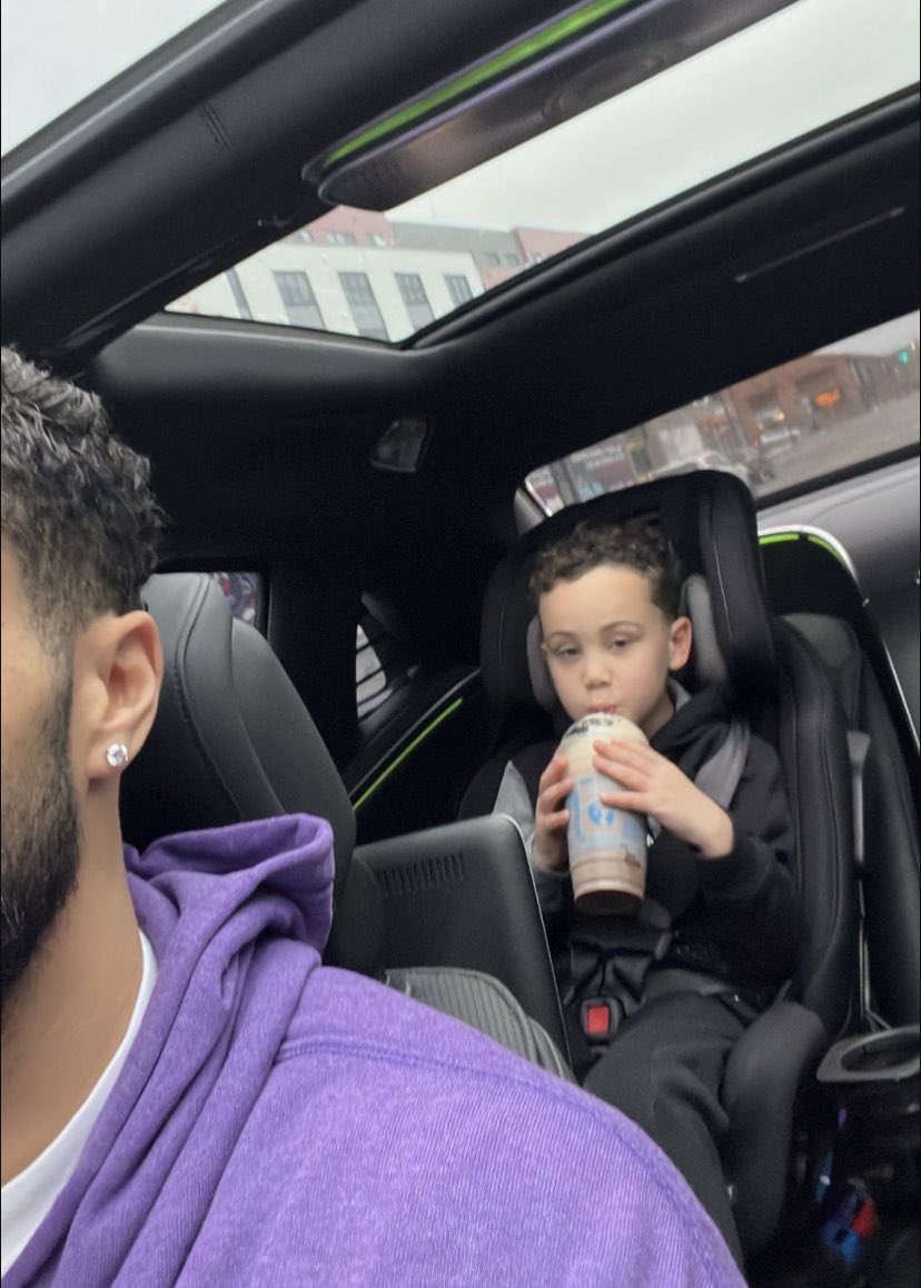 girlikesgreen's tweet photo. That's what you look like when your dad is Top5 NBA player https://t.co/CmOsZSCQ01
