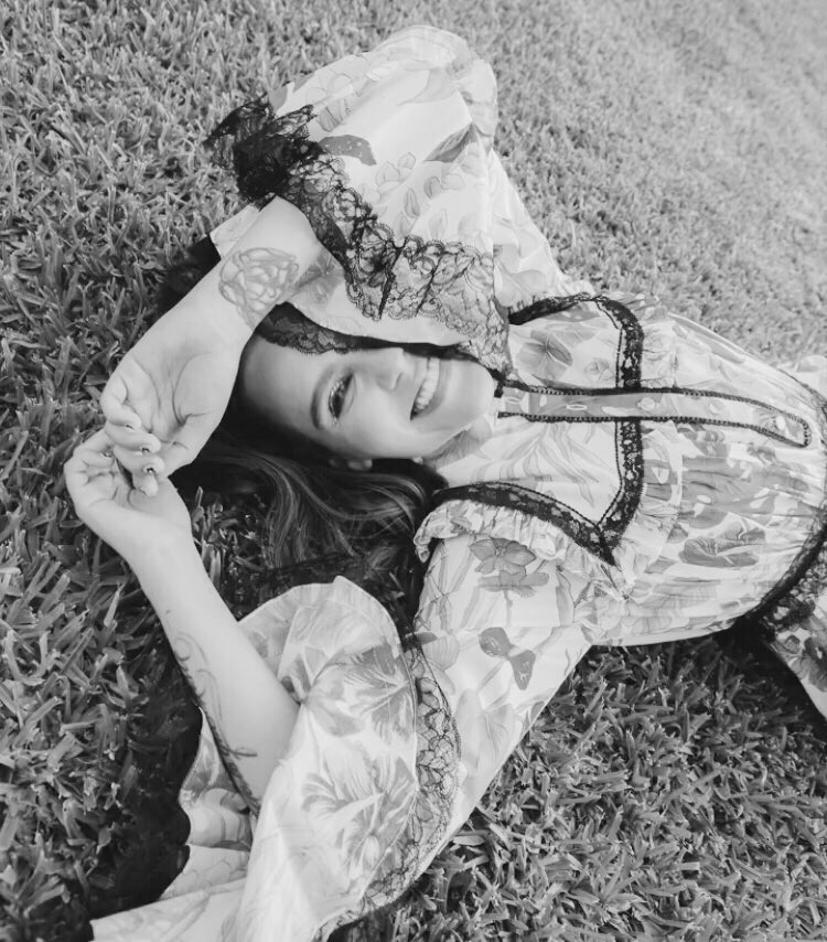 Cactuyers's tweet photo. @yuyacst x @ELLEMexico ❤️.

#YuyaEnELLE https://t.co/J0AknOe8ZP