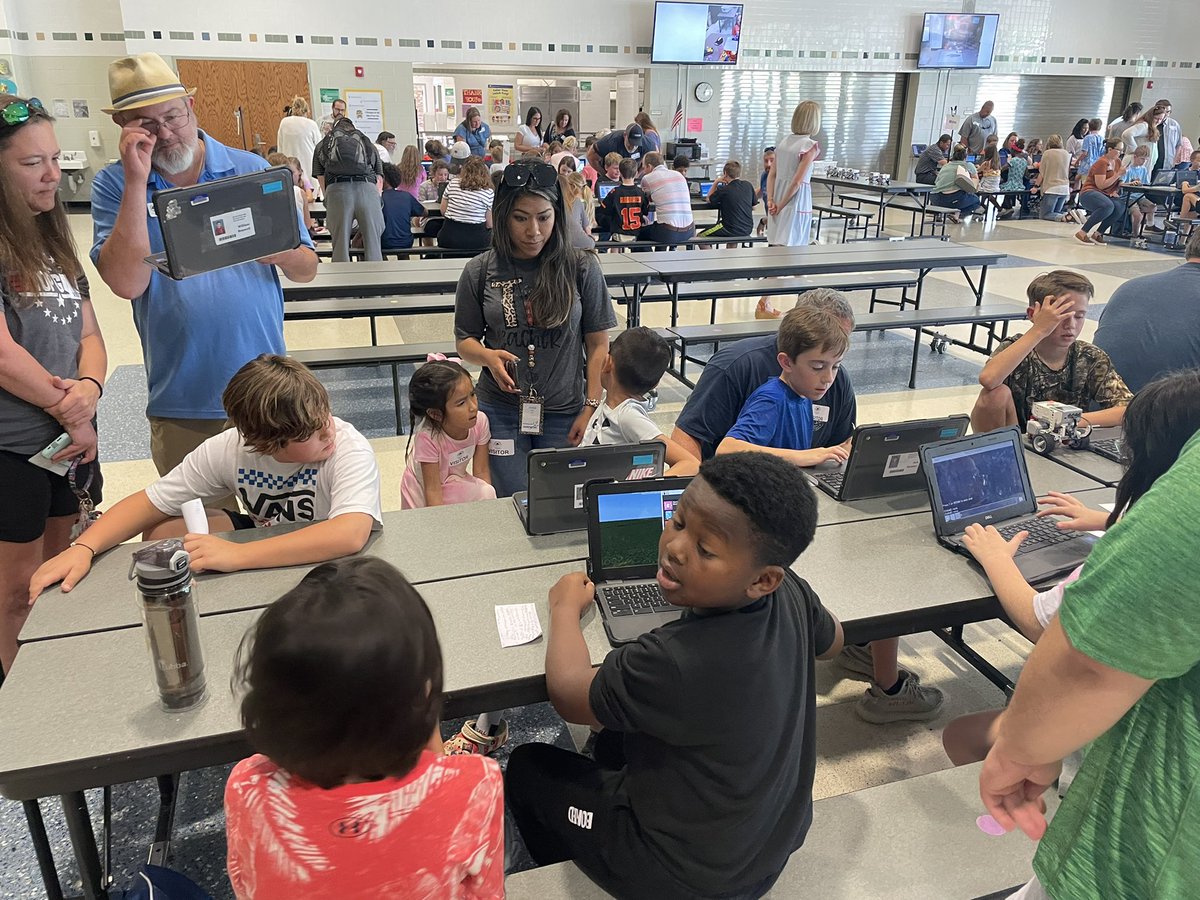 Our Coding Showcase today was amazing! Thank you families for coming to see our rangers in action! #oneRCE #cantstop4thgrade