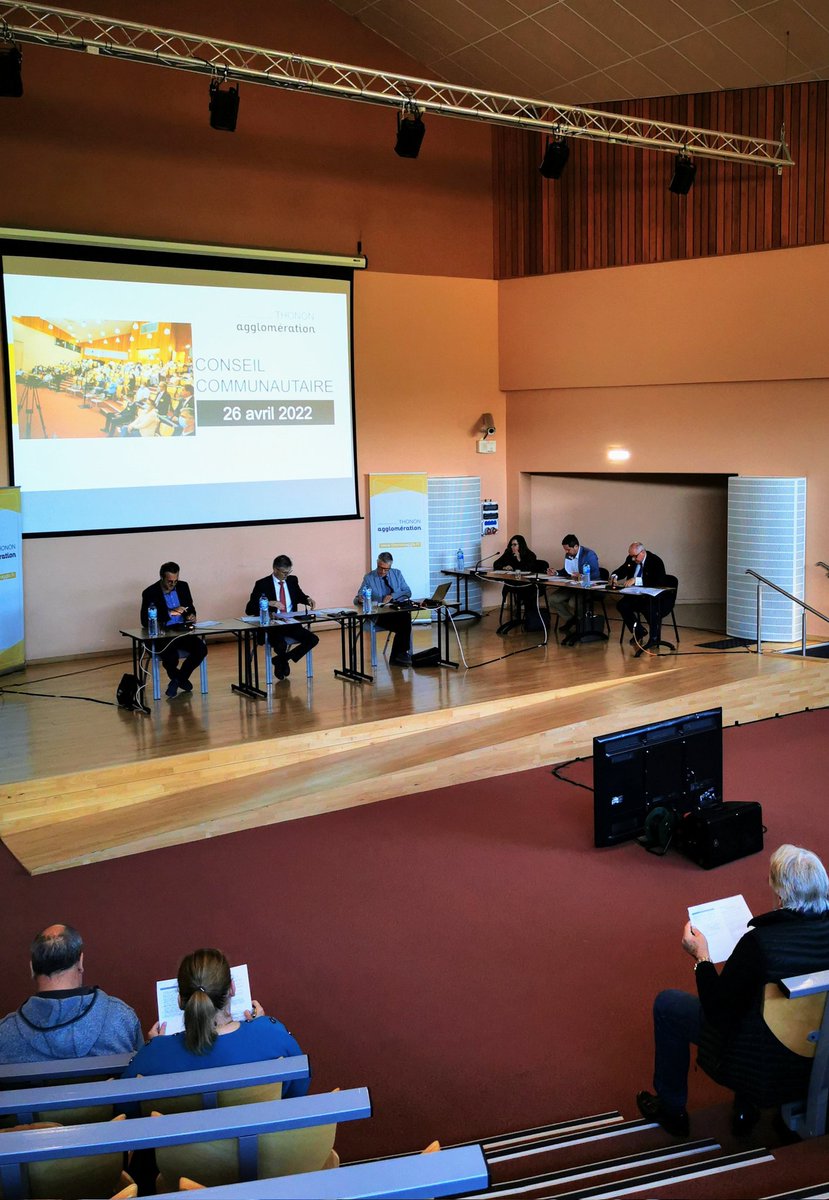ThiotPatrice's tweet photo. Ce soir, détaille du développement des maisons "France Service" au Conseil de Thonon agglomération.
Un bus proposera l'accueil des habitants dans le cadre d'un accompagnement administratif. D'autres maisons verront le jour rapidement ☺️
#FranceServices #Thonon https://t.co/T8DPigNiVR