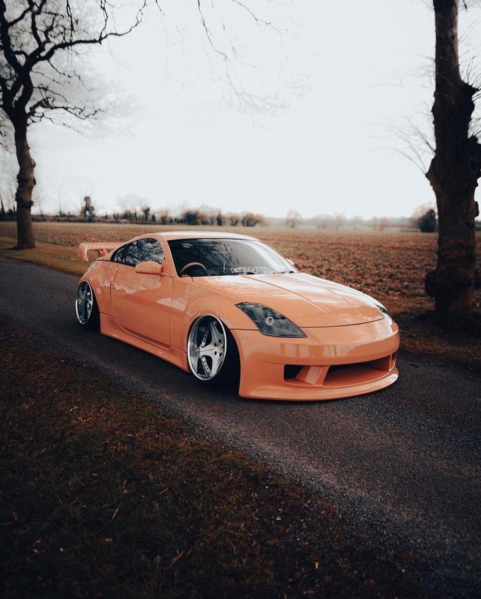 stanceit's tweet photo. Nissan 350z 😍 https://t.co/RyH4bvrtKc