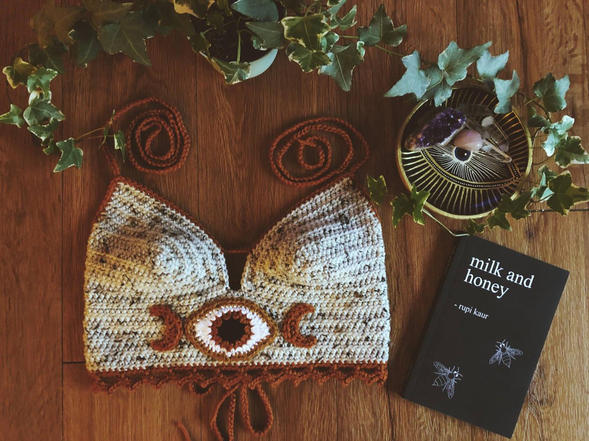 atticrosary's tweet photo. 🧶 crochet tops + plants 🌿 https://t.co/BTtsS3RXIl