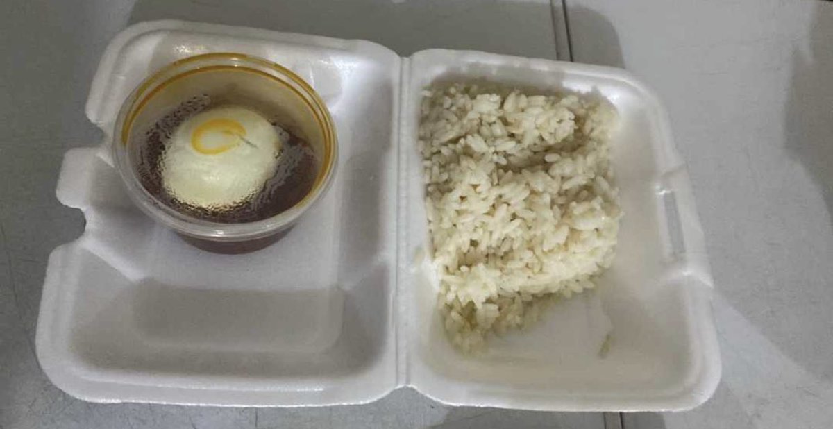 the_Lawrenz's tweet photo. Chicken republic. Lol. https://t.co/BSjz0vj4Tb