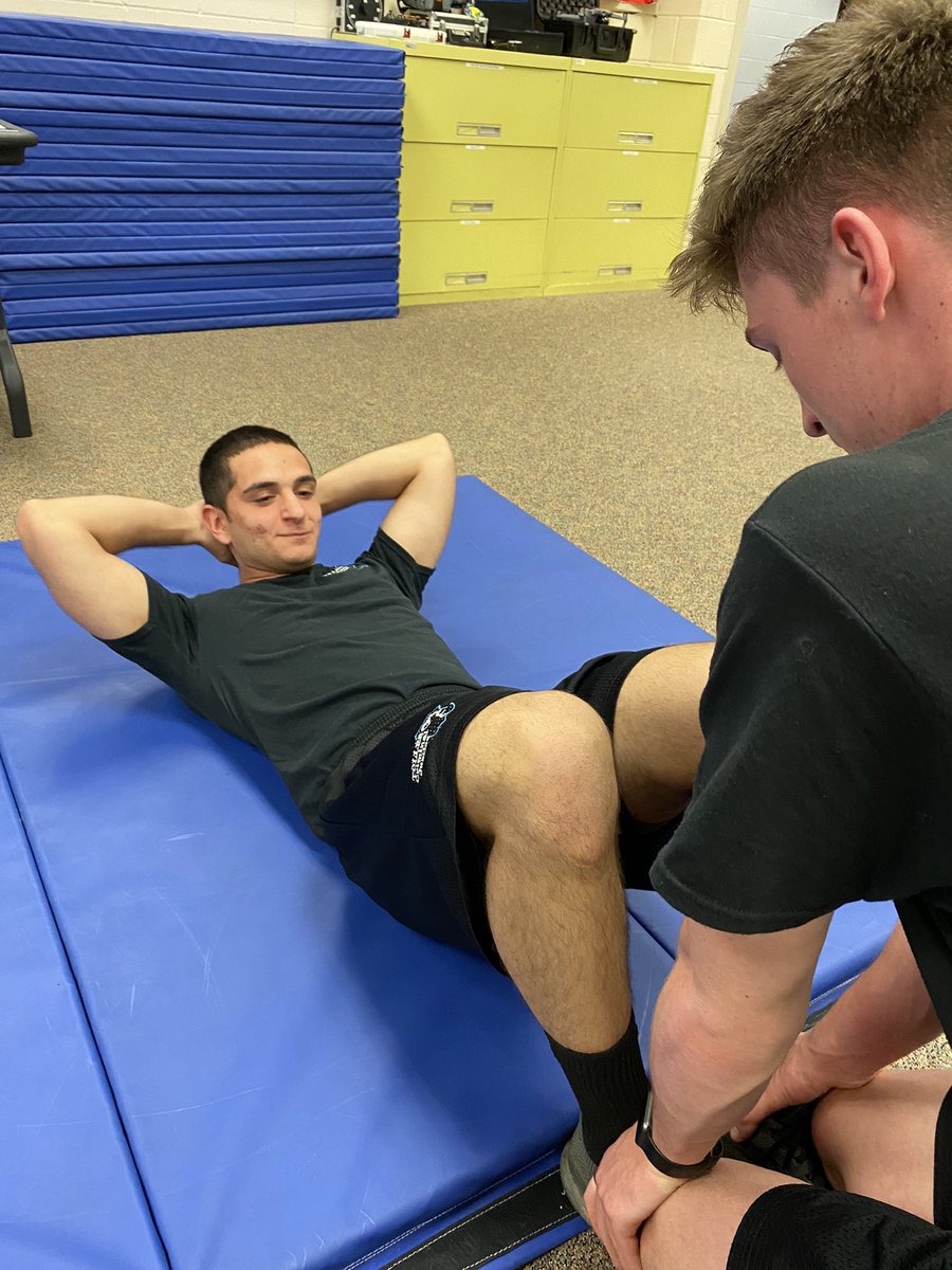 jbartolucci4's tweet photo. @TollesTech Criminal Justice students starting the week with a Physical Fitness Test to help them meet THEIR fitness goals. Part of being a well rounded professional is taking care of yourself physically as well as mentally. https://t.co/TwZ3r7PfAK