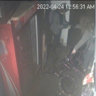 HCPolice's tweet photo. 🚨**ATTEMPT TO IDENTIFY**🚨The suspects in this picture were involved in burglary &amp; theft at the Neptune Market in Harvey Cedars #LBI. The suspects took money &amp; various items. Contact Det. Butler at (609)661-8021 or tbutler@hcpolice.org with any info. https://t.co/frbpz6b5cQ