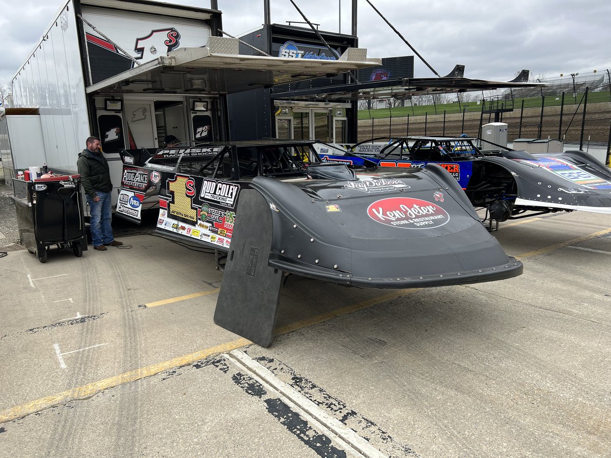 shaw1s's tweet photo. We are unloaded with our @capitalracecars at @EldoraSpeedway for the opening of the @Castrol @FloRacing Night in America. 50 laps for $20,022! https://t.co/gxA51W7DEe