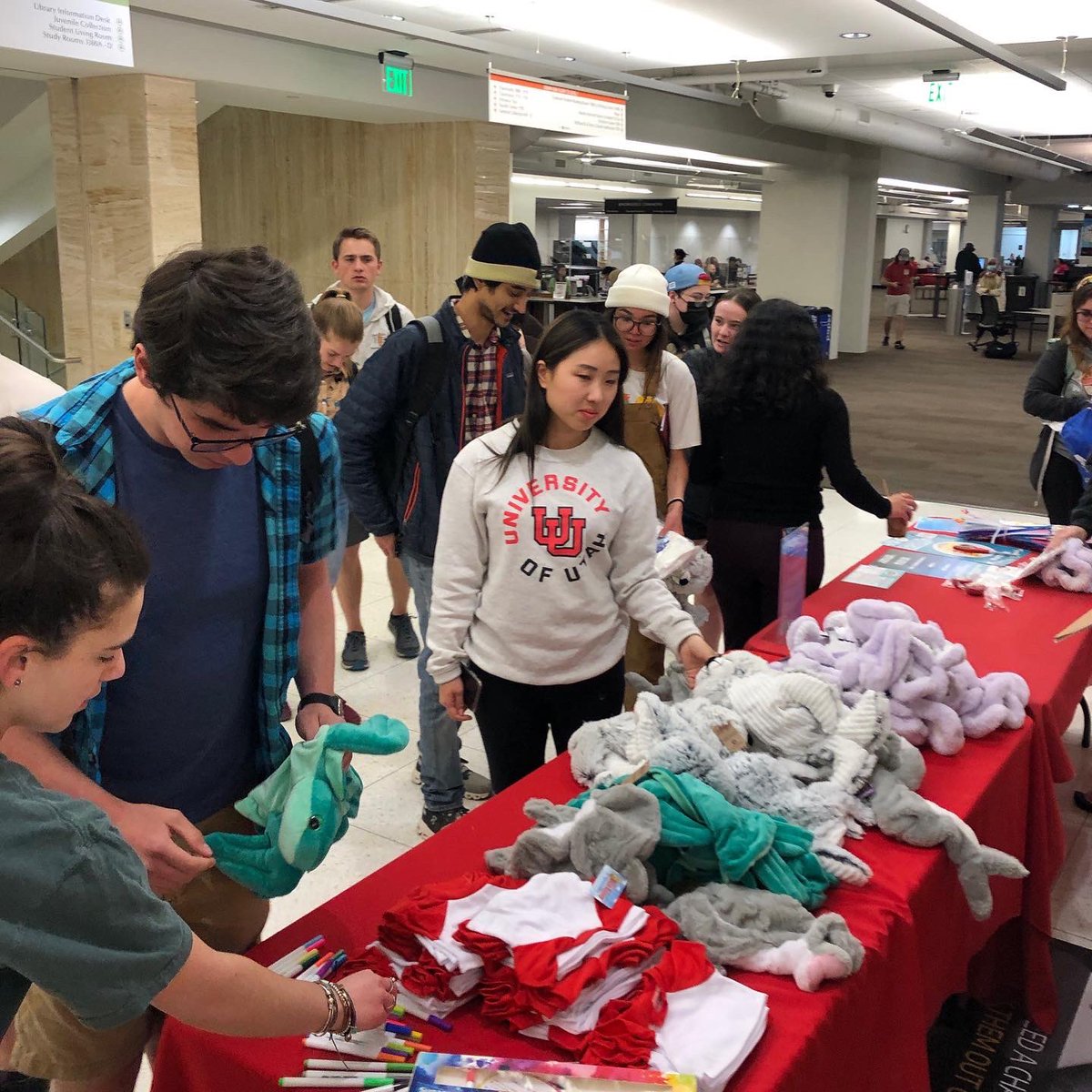 MarriottLibrary's tweet photo. Great turnout at the stuff a plush, iced coffee, and other events today for #stressbusterweek 🙌 thanks @uofustudentgov and the U Pantry for tabling with us. https://t.co/hR72gNhwXk