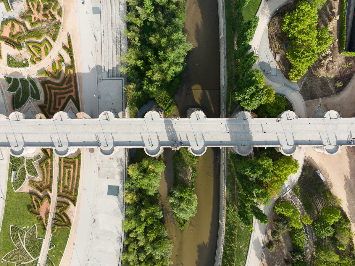 ¡MADRID A VISTA DE DRON! 🎮🚁 Hoy martes hemos desarrollado la ☝🏻 primera operación con drones que hacemos en plena capital de España.

#madrid #drones #djimavic3 #visuair