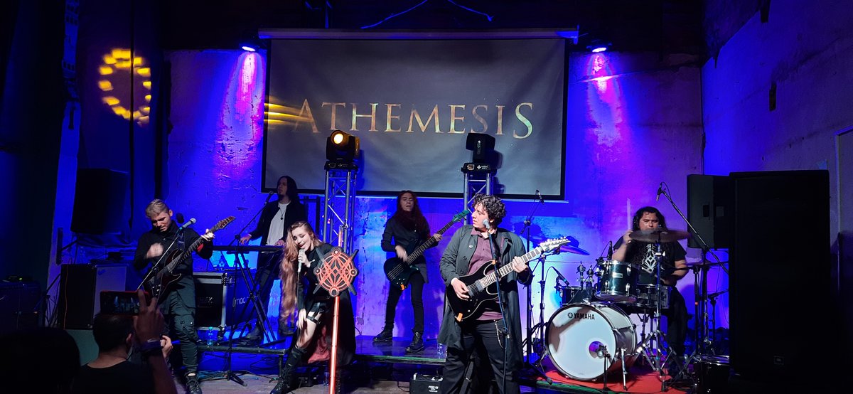 Otro grupo brutal que pude ver en vivo fue <a href="/Athemesis/">Athemesis</a> vale la pena escuchar y adquirir su nuevo trabajo, comparto esta #notsopularsong... Lacrime youtu.be/9dVn6E-gGt4