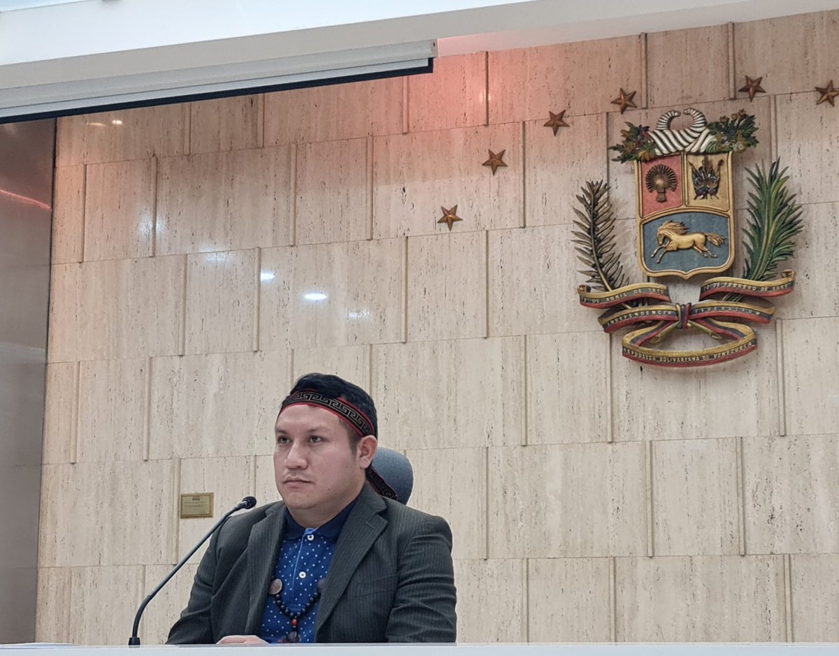 FrenteIndigena's tweet photo. En representación del Gobierno Bolivariano el compañero @Makunaimu participó en 21 sesiones del Foro Permanente para Cuestiones Indígenas de la ONU donde resalto el compromiso de la República en defensa de los Pueblos Indigenas @CLARAVIDALV @MINPIOFICIAL @NicolasMaduro https://t.co/nBn9XwDrFy