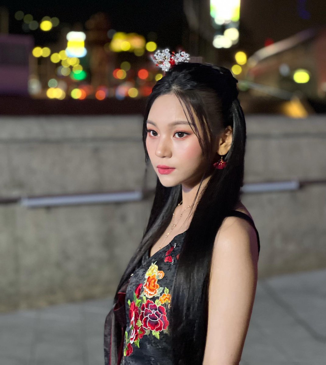 GFS_backup's tweet photo. [PIC] 220427 - Umji (ummmmm_j.i) post

🐹BOP BOP wearing pretty hanbok❤️‍🔥
#.grammys #.globalspin

🔗https://t.co/Uu2ttbk5um

#VIVIZonGrammyGlobalSpin 
#여자친구 #GFRIEND #비비지 #VIVIZ #엄지 #UMJI @VIVIZ_official https://t.co/oGnP5vx8u2