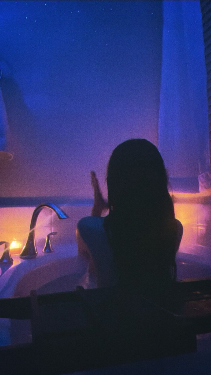 nftdreamroom's tweet photo. more self-love and more self-care these days. 🤍 https://t.co/WIArkWuHiF