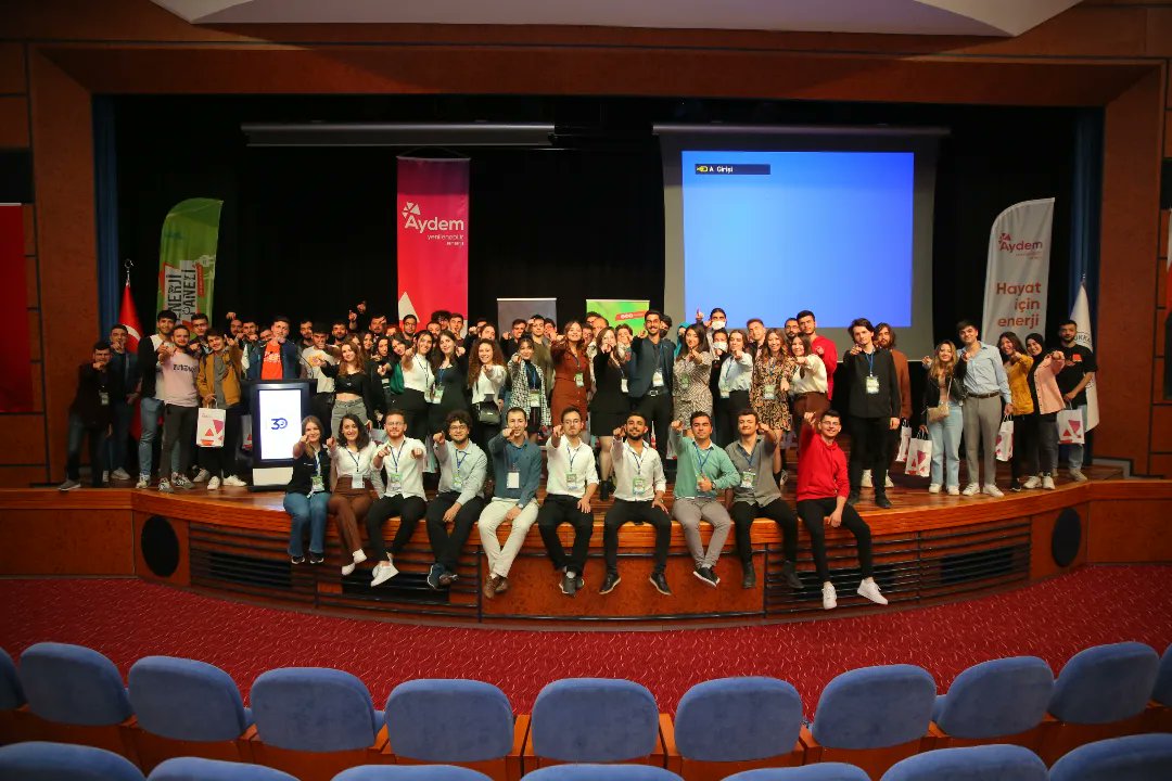ieeepau's tweet photo. Gelenekselleşmiş etkinliklerimizden biri olan Enerji Paneli'ni 8 Nisan Cuma günü gerçekleştirmiş bulunmaktayız. Başta çok değerli Aydem Yenilenebilir Enerji ekibine ve Sn. Ömer Fatih Keha, Ömer Muhsin Çandar, Hüseyin Günlü'ye değerli sohbetleri için çok teşekkür ederiz. https://t.co/JvtQj3YcH8