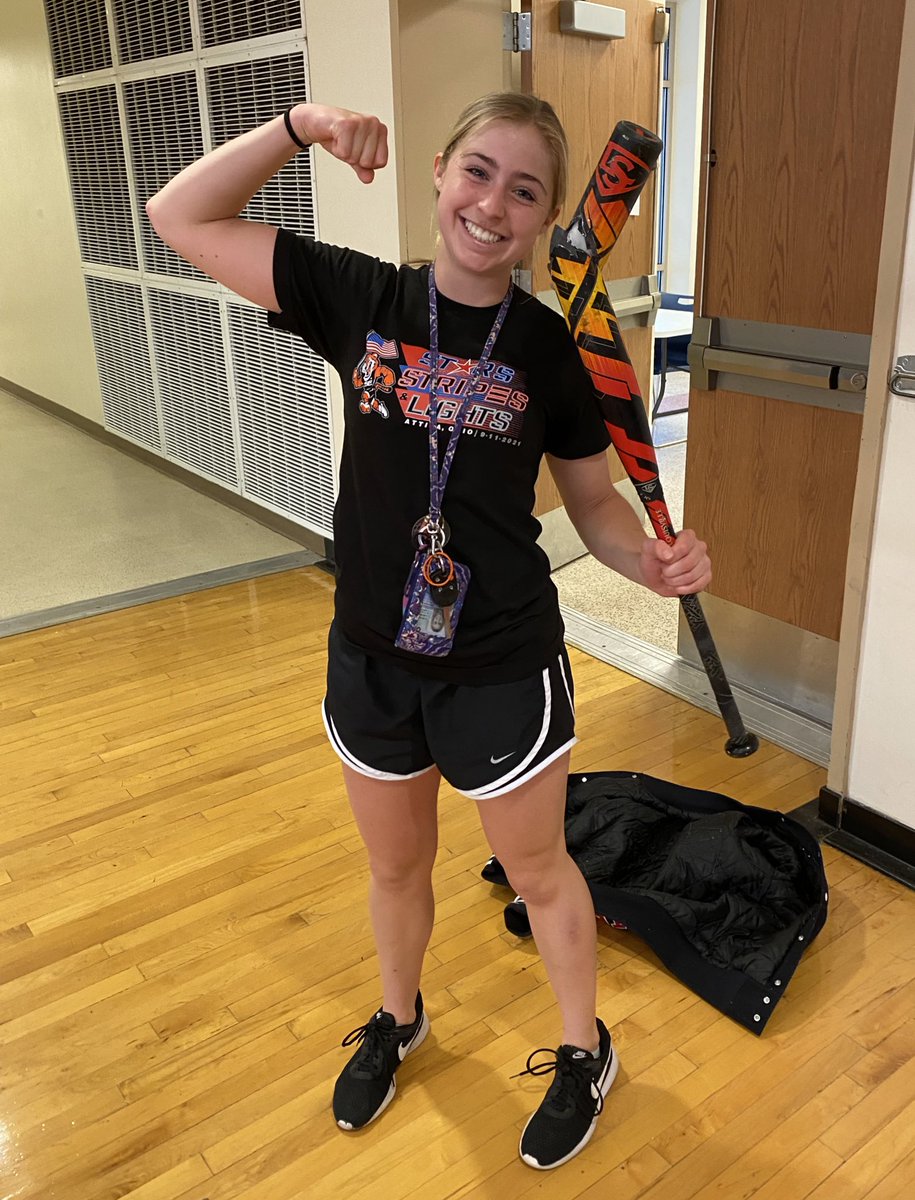BraveFastpitch's tweet photo. Some early AM swings + #weightroom = gonna need a new bat for @IdenLilly 

With as much weight as the ‘22 Crew has slung this season @sluggernation is going to need some tougher bats! #together https://t.co/nwz6pOXzbT