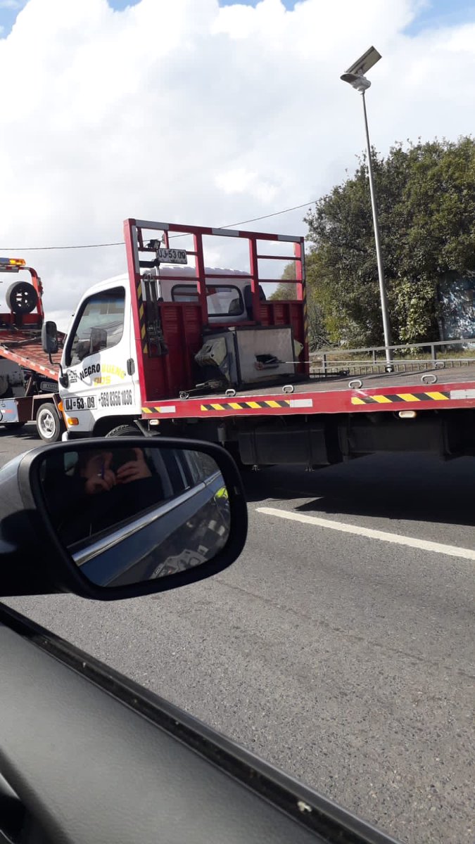 ndatos_biobio's tweet photo. [Ahora] Nos reportan que Camiones (Empresas pequeñas) se habrían tomado carretera en Ambos sentidos #R160 Frente Salida Boca Sur. #EnDesarrollo https://t.co/DaCk0mF8nX