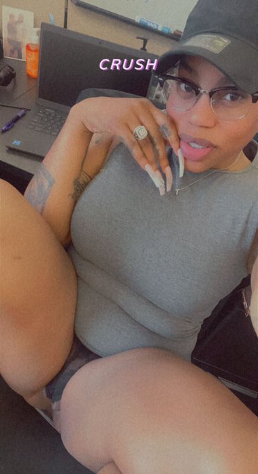 @ Work Bored😻 https://t.co/gyV4Q9trfL<a href="/tag/follome"class="tags"><span>#follome</span></a><a href="/tag/freaksonly"class="tags"><span>#freaksonly</span></a><a href="/tag/fyp"class="tags"><span>#fyp</span></a>