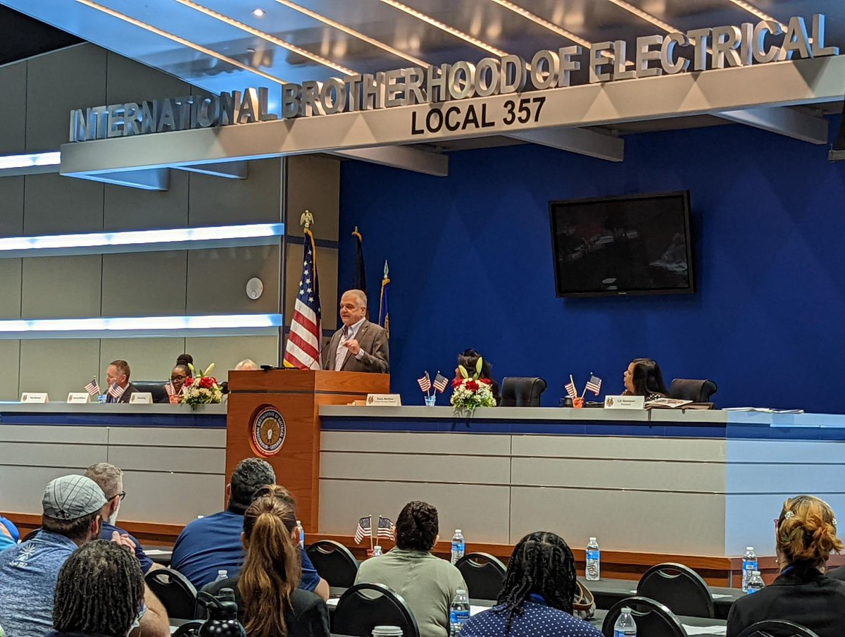 NVAFLCIO's tweet photo. Thank you to @GovSisolak for being the most pro-labor Governor and fighting to improve the lives of working families! #NVCOPE
“Las Vegas is a union town! Nevada is a union state! Union labor is what it’s all about!” https://t.co/rrBOKz8vRT