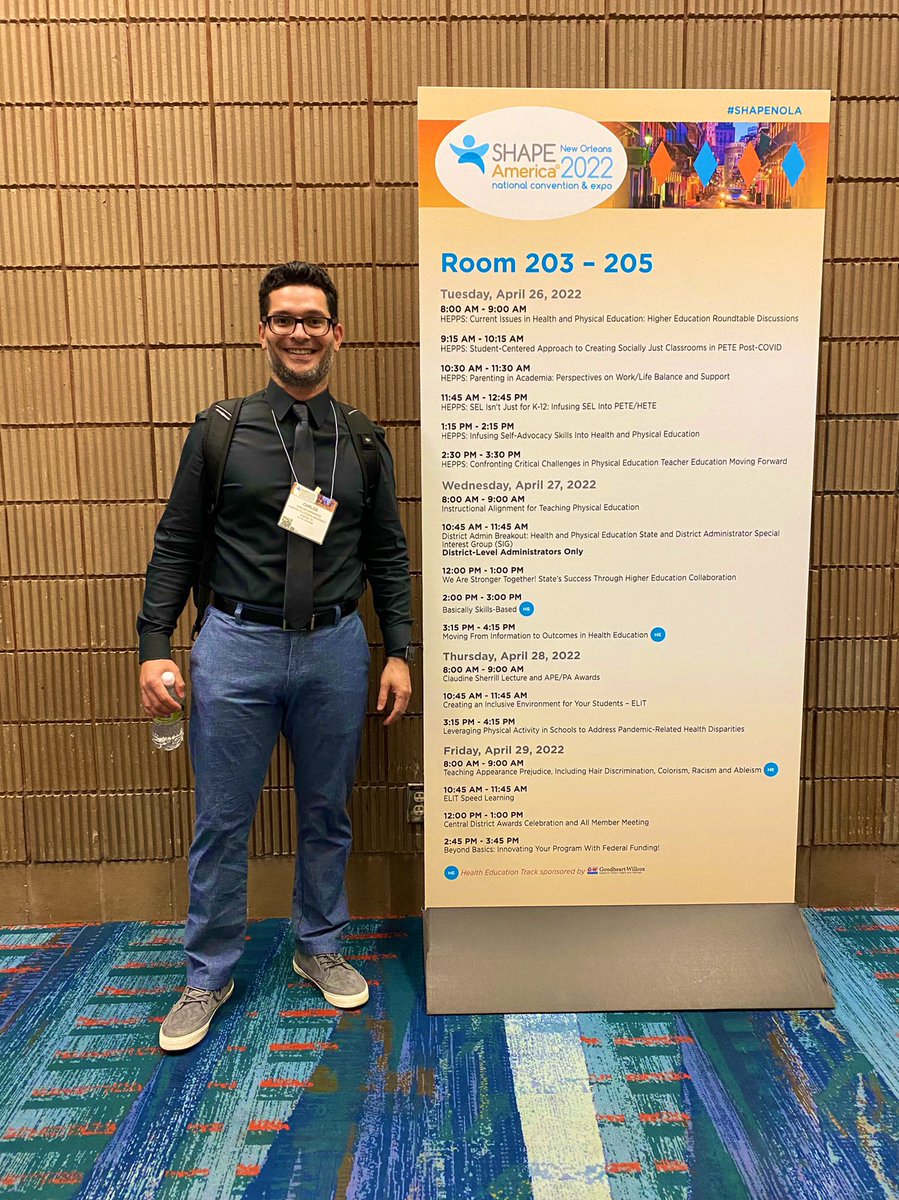 HTKinesiology's tweet image. Dr. Cervantes at #SHAPENOLA where he presented his work on engaging in socially just practices in PETE #HTisIDEAL