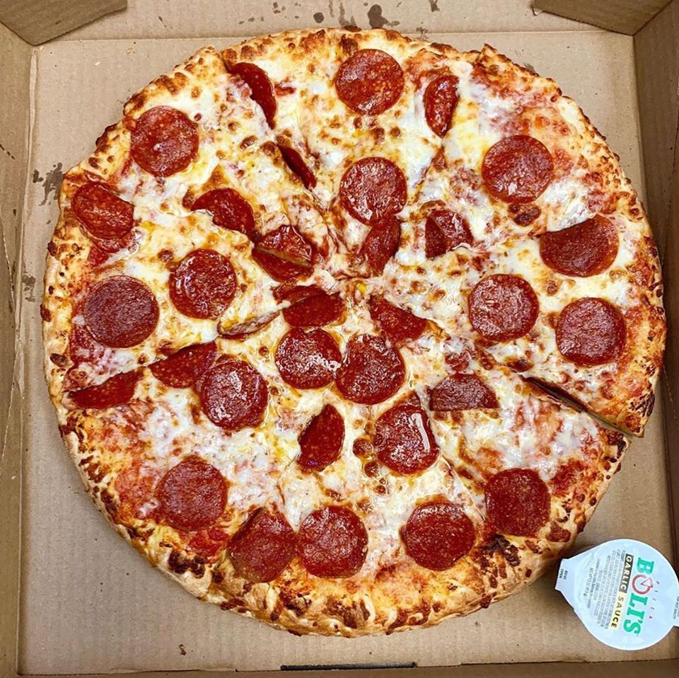 HalalRun's tweet image. Pizza is perfect, no matter which way you slice it! 

Grab a bite from Pizza Boli&apos;s - Harrisburg, PA 

Learn more ➡️ bit.ly/3oRYUX7 

📸: Pizza Boli&apos;s 

@PizzaBolis #halalrun #pizzabolis #eathalal #halalfood