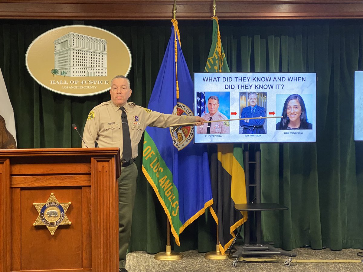 StoltzeFrankly's tweet image. BREAKING: @LACoSheriff says he is investigating @latimes reporter @AleneTchek in connection with a leak of information, displaying a photo of her at today’s newser. This is an extraordinary escalation in the sheriff’s attack not only on the paper but also on the First Amendment.