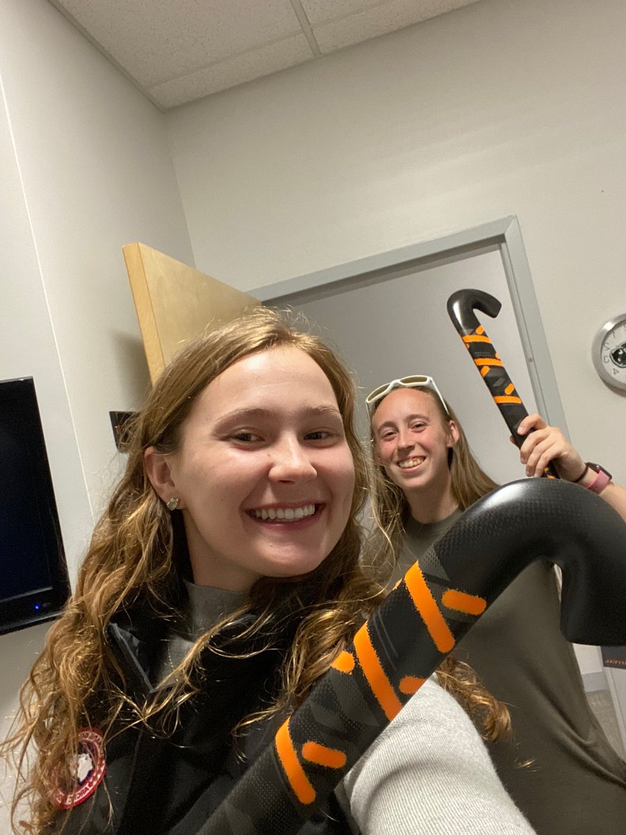 CoachLA15's tweet photo. Christmas in April!! That new stick feeling here on the Hill. #ready4fall @ncbison_FHockey Shout out to and thank you @LongstrethUSA @gryphonhockey @RitualHockey https://t.co/YSibWgRG2D